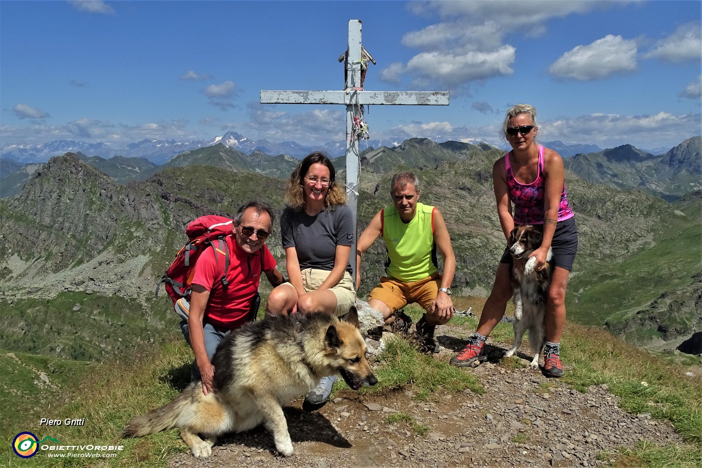 01 In vetta al Pizzo Farno (2506 m).JPG